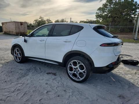 2024 Alfa romeo Tonale, VIN ZASPATCW9R3040249. Фото 2 з 6 з аукціону Copart. Каталог авто зі США OpenDataCar.