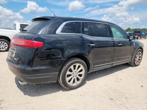 2019 Lincoln MKT, VIN 2LMHJ5AT7KBL01419. Фото 3 из 6 с аукциона Copart. Каталог авто из США OpenDataCar.