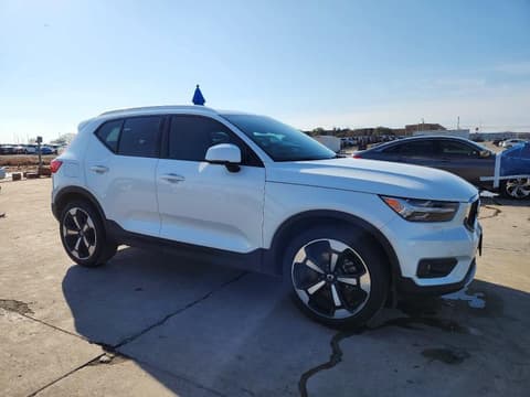 2022 Volvo XC40, VIN YV4162UK4N2790714. Zdjęcie 4 z 6 z aukcji Copart. Katalog aut z USA OpenDataCar.