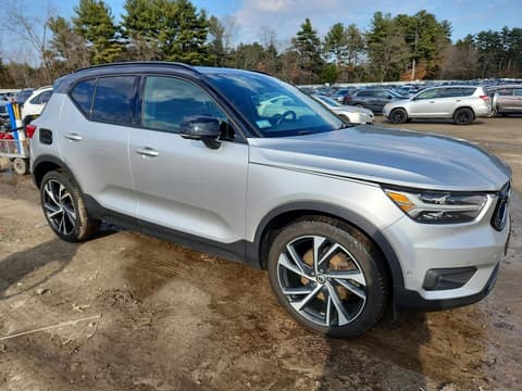 2019 Volvo XC40, VIN YV4162XZ9K2017015. Фото 4 из 6 с аукциона Copart. Каталог авто из США OpenDataCar.