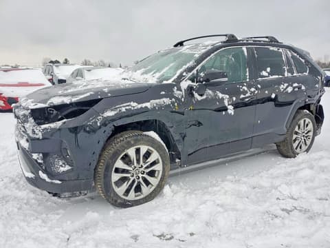 2021 Toyota RAV4, VIN 2T3R1RFV8MC216600. Фото 1 з 6 з аукціону Copart. Каталог авто зі США OpenDataCar.