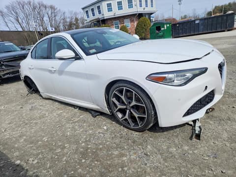 2021 Alfa romeo Giulia, VIN ZARFANBN2M7647855. Фото 4 з 6 з аукціону Copart. Каталог авто зі США OpenDataCar.