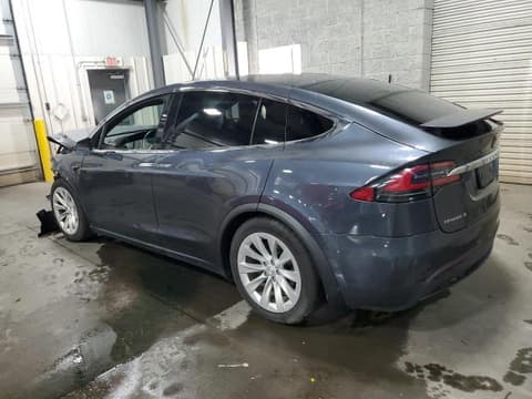 2017 Tesla Model X, VIN 5YJXCDE23HF040206. Фото 2 из 6 с аукциона Copart. Каталог авто из США OpenDataCar.