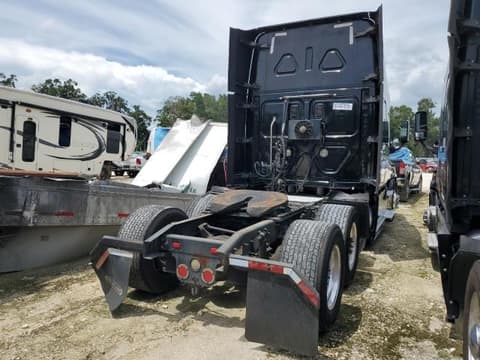 2015 Freightliner Cascadia 125, VIN 3AKJGLD67FSGJ8777. Photo 4 of 6 from Copart auction. OpenDataCar US salvage catalog.