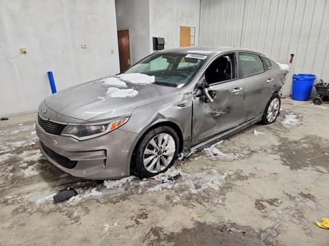 2017 Kia Optima, VIN 5XXGT4L39HG161766. Фото 1 з 6 з аукціону Copart. Каталог авто зі США OpenDataCar.