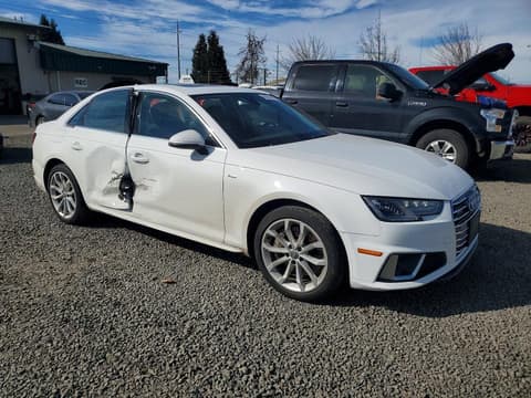 2019 Audi A4, VIN WAUDNAF4XKA117677. Zdjęcie 4 z 6 z aukcji Copart. Katalog aut z USA OpenDataCar.