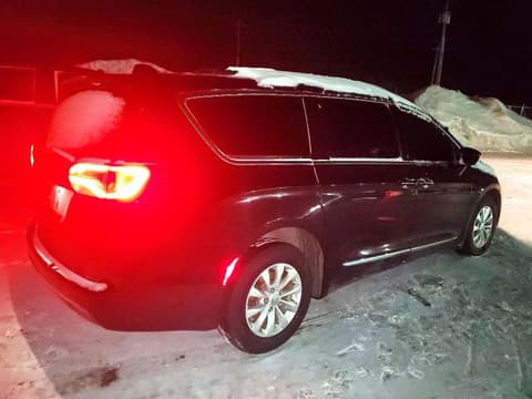 2018 Chrysler Pacifica, VIN 2C4RC1BG1JR123411. Фото 3 з 6 з аукціону Copart. Каталог авто зі США OpenDataCar.