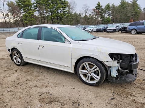 2015 Volkswagen Passat, VIN 1VWBT7A36FC028715. Фото 4 з 6 з аукціону Copart. Каталог авто зі США OpenDataCar.