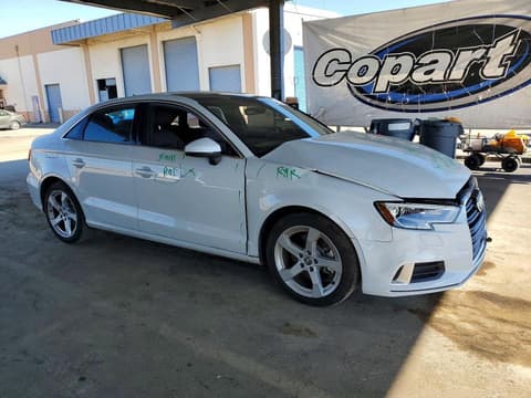 2019 Audi A3, VIN WAUAUGFF8K1012310. Фото 4 з 6 з аукціону Copart. Каталог авто зі США OpenDataCar.