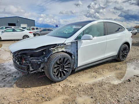 2018 Tesla Model X, VIN 5YJXCBE25JF102117. Фото 1 з 6 з аукціону Copart. Каталог авто зі США OpenDataCar.