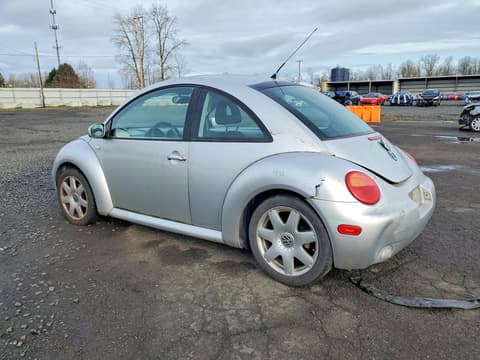 2001 Volkswagen Beetle, VIN 3VWCD21C91M418767. Фото 2 з 6 з аукціону Copart. Каталог авто зі США OpenDataCar.