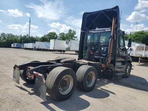 2017 Freightliner Cascadia 125, VIN 1FUJGEDR1HLHZ7998. Фото 4 з 6 з аукціону Copart. Каталог авто зі США OpenDataCar.