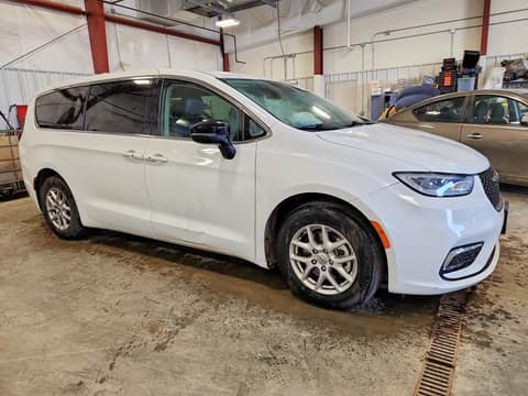 2024 Chrysler Pacifica, VIN 2C4RC1BGXRR168066. Фото 4 з 6 з аукціону Copart. Каталог авто зі США OpenDataCar.