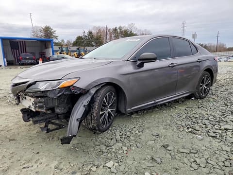 2020 Toyota Camry, VIN 4T1G11AK7LU943304. Фото 1 з 6 з аукціону Copart. Каталог авто зі США OpenDataCar.