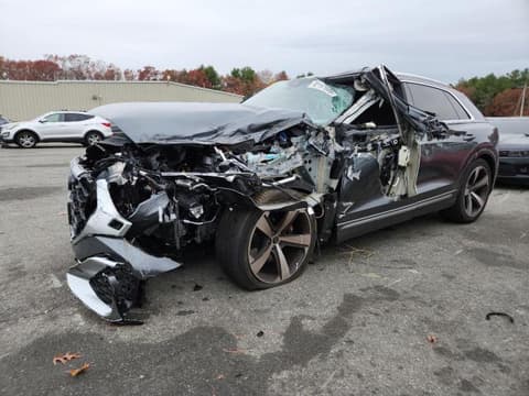 2025 Audi SQ8, VIN WA1CWBF16SD015308. Фото 1 из 6 с аукциона Copart. Каталог авто из США OpenDataCar.