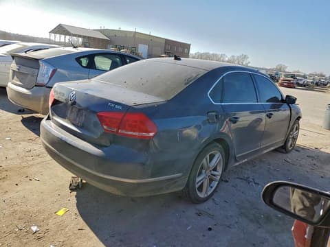 2013 Volkswagen Passat, VIN 1VWCN7A34DC063569. Фото 3 з 6 з аукціону Copart. Каталог авто зі США OpenDataCar.