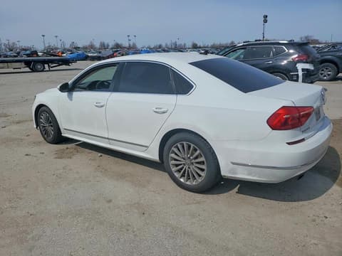 2016 Volkswagen Passat, VIN 1VWBS7A30GC010280. Zdjęcie 2 z 6 z aukcji Copart. Katalog aut z USA OpenDataCar.