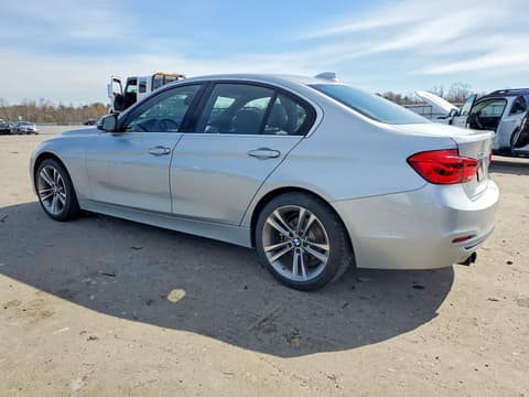 2018 Bmw 3 Series, VIN WBA8D9G56JNU71035. Фото 2 з 6 з аукціону Copart. Каталог авто зі США OpenDataCar.