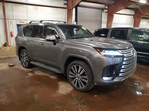 2022 Lexus LX 600, VIN JTJGB7CX6N4008210. Zdjęcie 4 z 6 z aukcji Copart. Katalog aut z USA OpenDataCar.