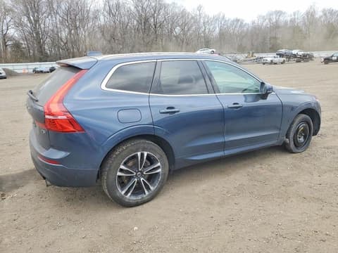 2021 Volvo XC60, VIN YV4102RK1M1695171. Zdjęcie 3 z 6 z aukcji Copart. Katalog aut z USA OpenDataCar.