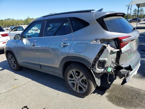 2023 Kia Seltos, VIN KNDEU2AA6P7409733. Фото 2 з 6 з аукціону Copart. Каталог авто зі США OpenDataCar.