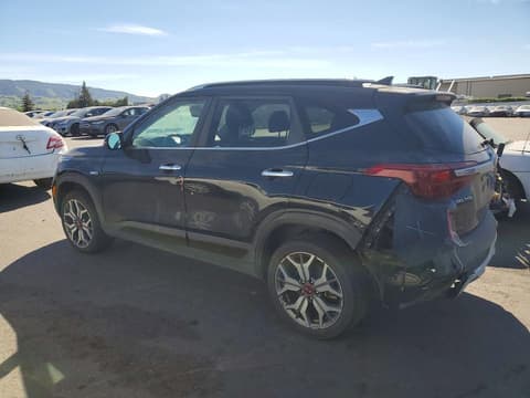 2021 Kia Seltos, VIN KNDETCA26M7053278. Фото 2 из 6 с аукциона Copart. Каталог авто из США OpenDataCar.