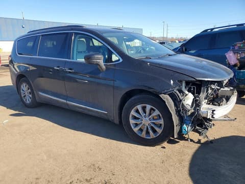 2017 Chrysler Pacifica, VIN 2C4RC1BG6HR720693. Фото 4 з 6 з аукціону Copart. Каталог авто зі США OpenDataCar.