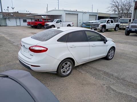 2019 Ford Fiesta, VIN 3FADP4BJ2KM110600. Фото 4 з 6 з аукціону Copart. Каталог авто зі США OpenDataCar.
