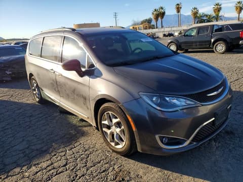 2017 Chrysler Pacifica, VIN 2C4RC1BG0HR505925. Photo 4 of 6 from Copart auction. OpenDataCar US salvage catalog.