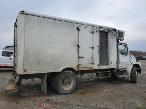 2001 Freightliner Medium Conventional, VIN 1FV6HFBA41HH08502. Фото 3 з 6 з аукціону Copart. Каталог авто зі США OpenDataCar.