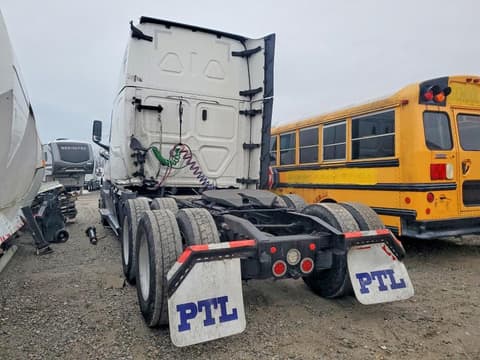 2021 Freightliner Cascadia 126, VIN 3AKJHHDR3MSMG9021. Фото 3 из 6 с аукциона Copart. Каталог авто из США OpenDataCar.