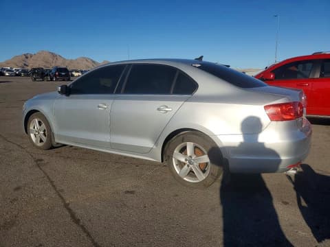 2013 Volkswagen Jetta, VIN 3VWLL7AJ2DM388918. Фото 2 з 6 з аукціону Copart. Каталог авто зі США OpenDataCar.