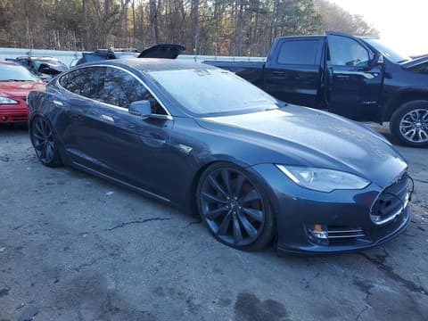 2016 Tesla Model S, VIN 5YJSA1E28GF133929. Фото 4 из 6 с аукциона Copart. Каталог авто из США OpenDataCar.
