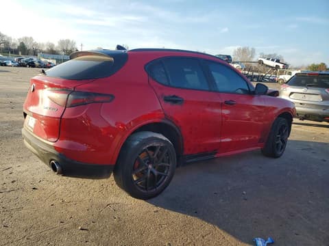 2021 Alfa romeo Stelvio, VIN ZASPAKBN9M7D17912. Фото 3 з 6 з аукціону Copart. Каталог авто зі США OpenDataCar.