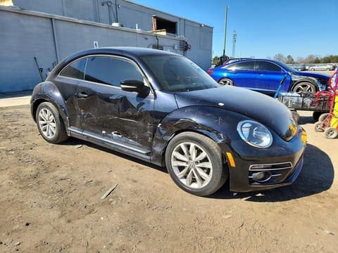 2017 Volkswagen Beetle, VIN 3VWF17AT6HM630037. Zdjęcie 4 z 6 z aukcji Copart. Katalog aut z USA OpenDataCar.