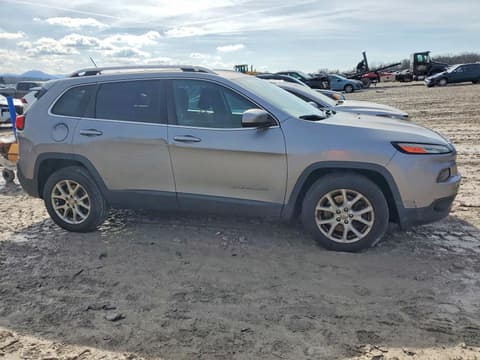 2014 Jeep Cherokee, VIN 1C4PJLCS8EW102886. Фото 4 з 6 з аукціону Copart. Каталог авто зі США OpenDataCar.