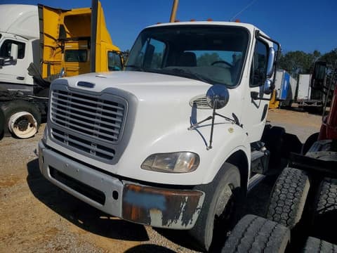 2015 Freightliner M2, VIN 1FUBC5CY0FHGK0755. Фото 2 з 6 з аукціону Copart. Каталог авто зі США OpenDataCar.