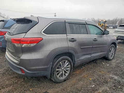 2018 Toyota Highlander, VIN 5TDJZRFH6JS845915. Фото 3 з 6 з аукціону Copart. Каталог авто зі США OpenDataCar.