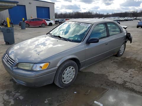 1998 Toyota Camry, VIN 4T1BG22K7WU313655. Фото 1 з 6 з аукціону Copart. Каталог авто зі США OpenDataCar.