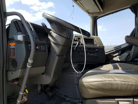 2023 Volvo VN, VIN 4V4NC9EH8PN304016. Фото 5 з 6 з аукціону Copart. Каталог авто зі США OpenDataCar.