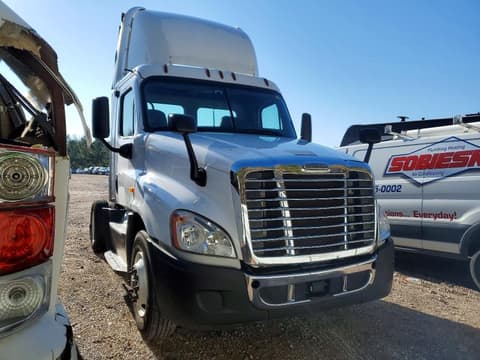 2016 Freightliner Cascadia 125, VIN 1FUBGEDV3GLHC5650. Фото 1 з 6 з аукціону Copart. Каталог авто зі США OpenDataCar.