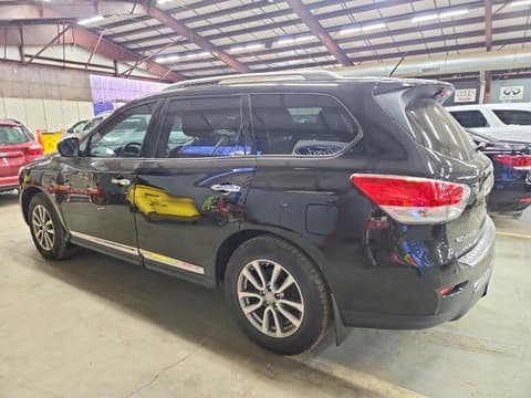 2016 Nissan Pathfinder, VIN 5N1AR2MNXGC636246. Фото 2 з 6 з аукціону Copart. Каталог авто зі США OpenDataCar.