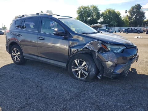 2017 Toyota RAV4, VIN JTMWFREV8HJ702364. Фото 4 з 6 з аукціону Copart. Каталог авто зі США OpenDataCar.