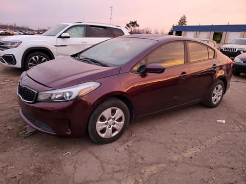 2017 Kia Forte, VIN 3KPFK4A70HE126790. Фото 1 з 6 з аукціону Copart. Каталог авто зі США OpenDataCar.
