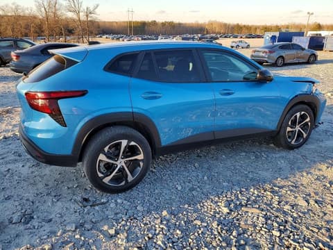 2025 Chevrolet Trax, VIN KL77LGEP8SC256907. Фото 3 из 6 с аукциона Copart. Каталог авто из США OpenDataCar.