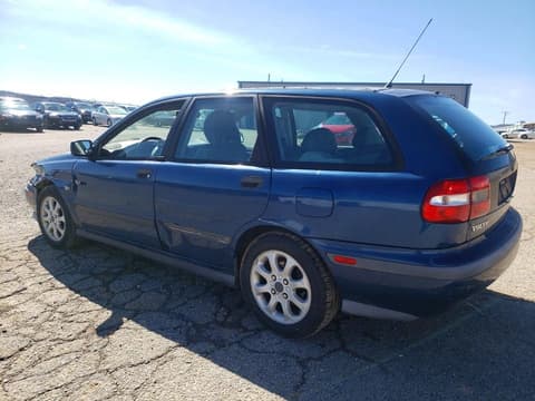 2000 Volvo V40, VIN YV1VW2559YF519250. Фото 2 из 6 с аукциона Copart. Каталог авто из США OpenDataCar.