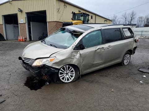 2017 Toyota Sienna, VIN 5TDYZ3DC4HS821030. Фото 1 з 6 з аукціону Copart. Каталог авто зі США OpenDataCar.