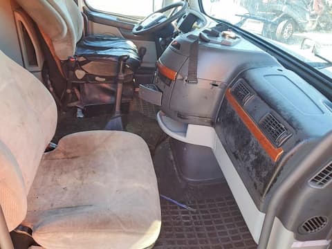 2007 Volvo VNL, VIN 4V4NC9GH57N463587. Фото 5 з 6 з аукціону Copart. Каталог авто зі США OpenDataCar.