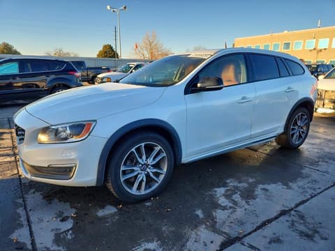 2015 Volvo V60 Cross Country, VIN YV4612HM5F1000649. Zdjęcie 1 z 6 z aukcji Copart. Katalog aut z USA OpenDataCar.