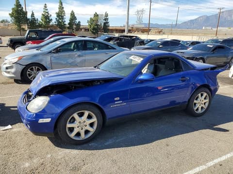 2000 Mercedes-benz SLK-Class, VIN WDBKK47F2YF151451. Zdjęcie 1 z 6 z aukcji Copart. Katalog aut z USA OpenDataCar.